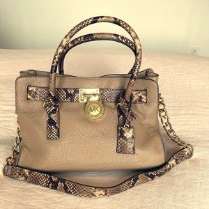 Michael Kors Leather purse